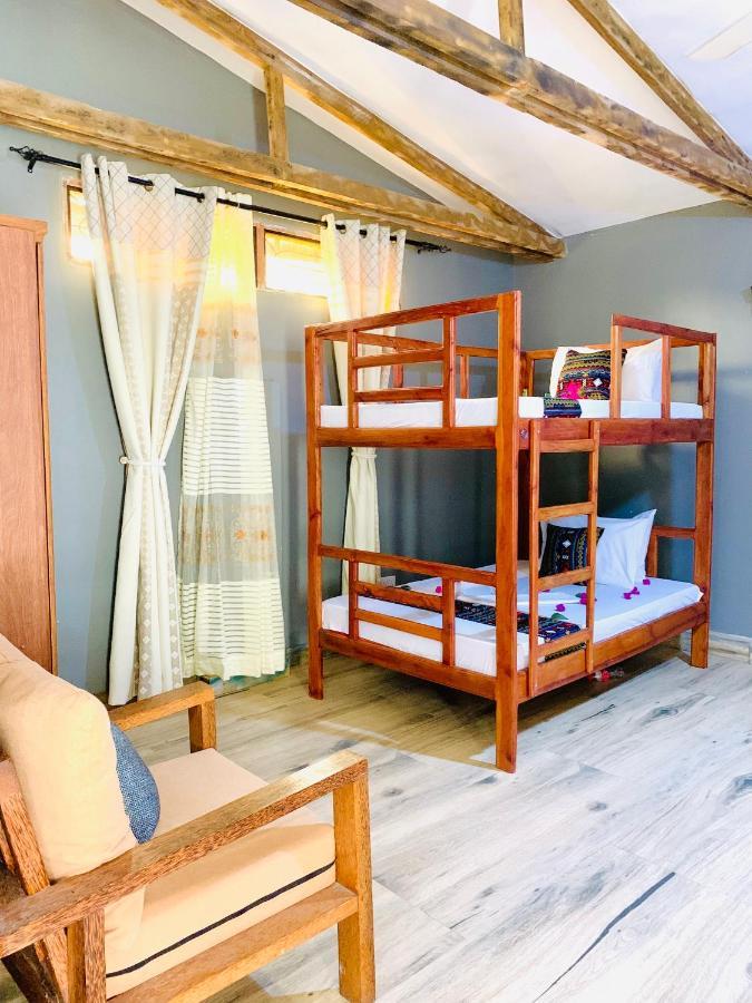 Uroa Getaway Bed & Breakfast Exterior photo